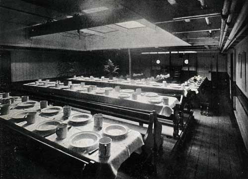 BookOfViews Photo 21 NewEngland 3rdClass DiningRoom 500