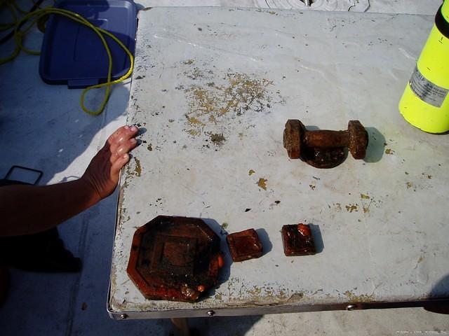 2004 Survey - Phase I

Sea Hunter III - Recovery

Floor Tiles and Brass Fitting

from Seamen's/Firemen's Mess