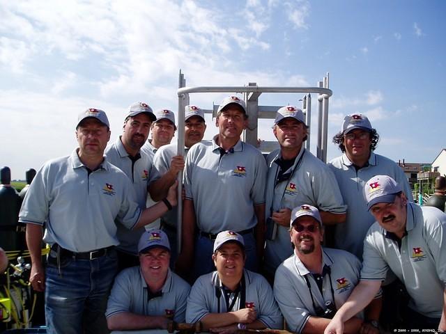 2004 Survey - Phase I

Sea Hunter III - The Expedition Team

Front Row: Tim, Carmen, Bob, Martin

Back Row: Vlad, Kevin, John