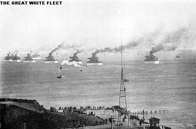 The fleet steams out of Hampton Roads, 16 December 1907.